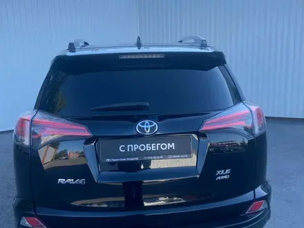 Toyota RAV4 2018 года за 9 800 000 тг. в Караганда – фото 6
