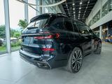 BMW X7 M60i 2026 года за 107 240 472 тг. в Алматы – фото 3