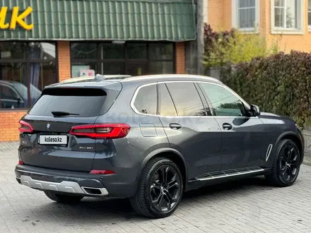 BMW X5 2018 года за 30 000 000 тг. в Алматы – фото 9