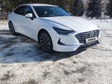 Hyundai Sonata 2021 года за 14 500 000 тг. в Усть-Каменогорск – фото 2