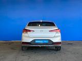 Hyundai Elantra 2019 годаfor7 860 000 тг. в Шымкент – фото 4