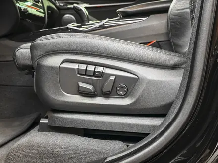 BMW X5 2018 года за 22 500 000 тг. в Алматы – фото 13