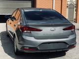 Hyundai Elantra 2019 годаfor6 900 000 тг. в Атырау – фото 2