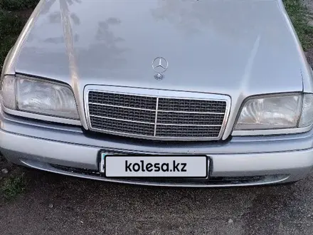 Mercedes-Benz C 180 1994 года за 2 000 000 тг. в Астана