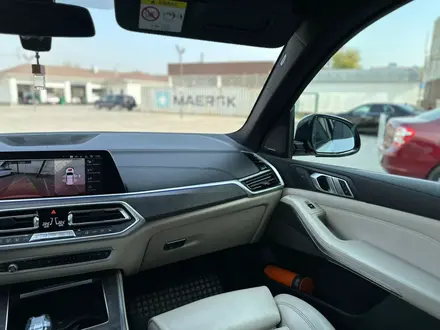 BMW X5 2020 года за 33 500 000 тг. в Алматы – фото 13