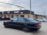 Mercedes-Benz E 320 1999 года за 4 250 000 тг. в Шымкент – фото 4