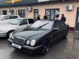 Mercedes-Benz E 320 1999 года за 4 250 000 тг. в Шымкент – фото 2