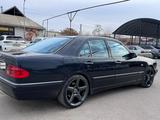 Mercedes-Benz E 320 1999 года за 4 250 000 тг. в Шымкент – фото 5