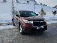 Toyota Highlander 2014 годаfor13 000 000 тг. в Астана