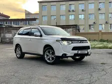 Mitsubishi Outlander, 2013