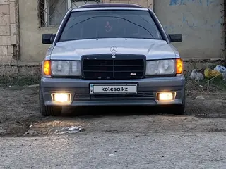 Mercedes-Benz 190