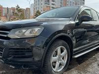 Volkswagen Touareg 2012 года за 11 000 000 тг. в Астана