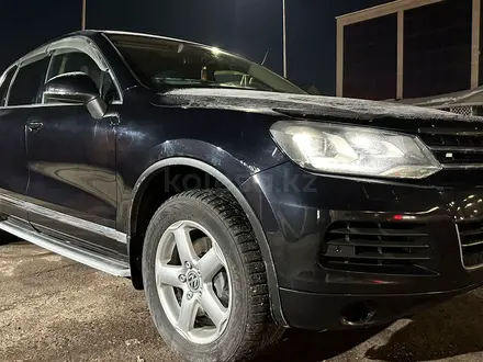 Volkswagen Touareg 2012 года за 11 000 000 тг. в Астана – фото 14