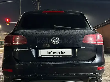 Volkswagen Touareg 2012 года за 11 000 000 тг. в Астана – фото 16