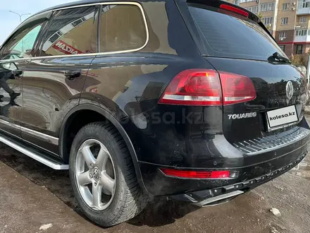 Volkswagen Touareg 2012 года за 11 000 000 тг. в Астана – фото 19