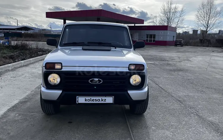 ВАЗ (Lada) Lada 2121 2016 годаүшін3 400 000 тг. в Усть-Каменогорск