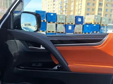 Lexus LX 570 2018 года за 49 800 000 тг. в Астана – фото 13