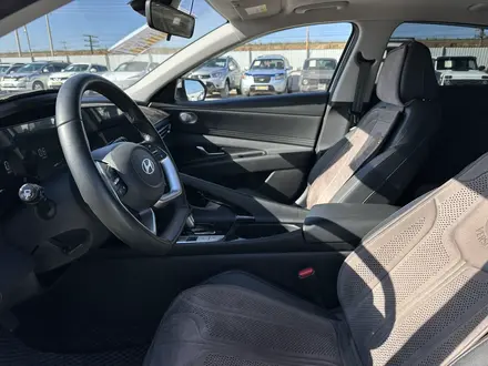 Hyundai Elantra 2024 года за 8 900 000 тг. в Атырау – фото 12