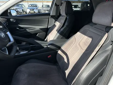 Hyundai Elantra 2024 года за 8 900 000 тг. в Атырау – фото 11