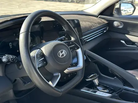 Hyundai Elantra 2024 года за 8 900 000 тг. в Атырау – фото 13