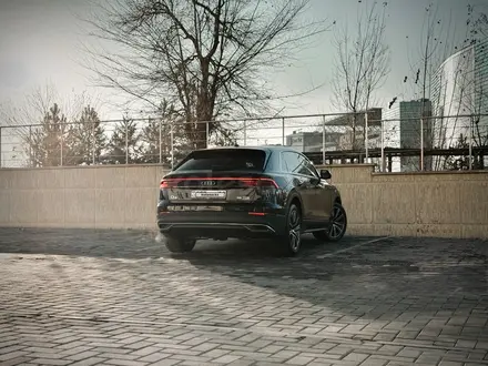 Audi Q8 2022 года за 41 000 000 тг. в Алматы – фото 15