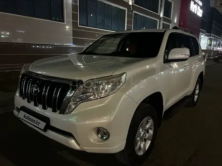 Toyota Land Cruiser Prado 2014 года за 17 800 000 тг. в Актобе