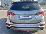 Hyundai Santa Fe 2017 годаүшін8 000 000 тг. в Астана – фото 4