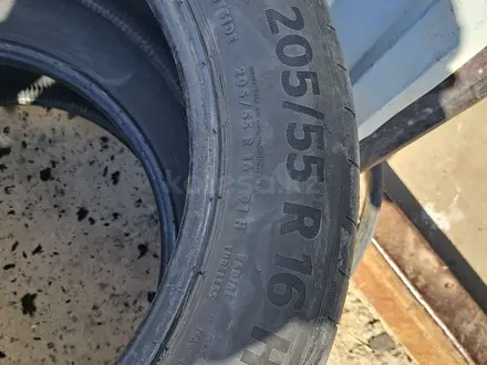 Покрышки 205/55R16 за 8 800 тг. в Атырау