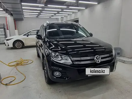 Volkswagen Tiguan 2015 года за 9 500 000 тг. в Астана