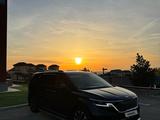 Kia Carnival 2021 года за 18 000 000 тг. в Актау – фото 2