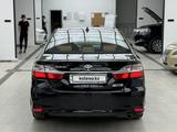 Toyota Camry 2018 годаfor14 500 000 тг. в Актобе – фото 4