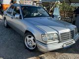 Mercedes-Benz E 200 1994 года за 3 500 000 тг. в Алматы