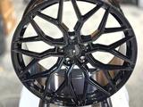 R22 10J 5x130 ET35 66, 5 Glossy Black + Powder Coating за 560 000 тг. в Алматы