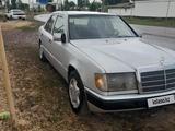 Mercedes-Benz E 200 1992 годаfor900 000 тг. в Мерке – фото 5