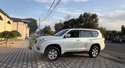 Toyota Land Cruiser Prado 2010 года за 14 000 000 тг. в Тараз