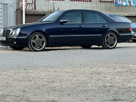 Mercedes-Benz E 320 1999 года за 7 000 000 тг. в Шымкент