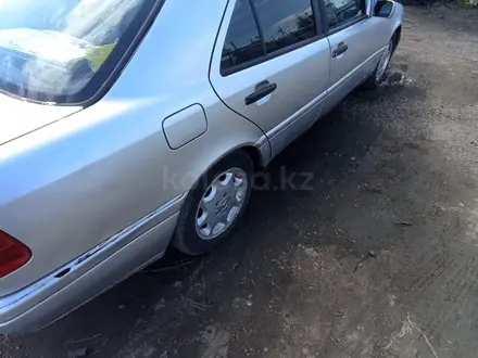 Mercedes-Benz C 280 1994 года за 1 400 000 тг. в Макинск – фото 2