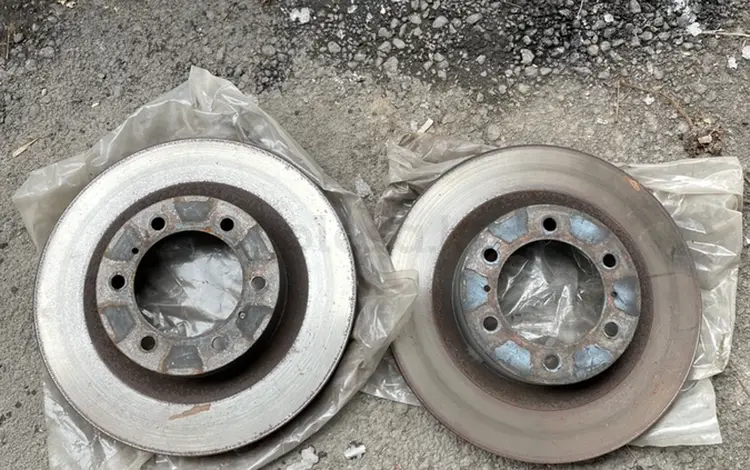 Тормозные диски за 1 000 тг. в Алматы