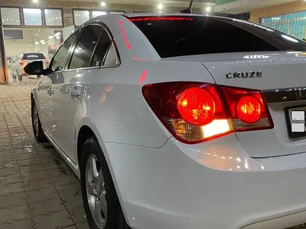 Chevrolet Cruze 2011 года за 3 400 000 тг. в Алматы – фото 13