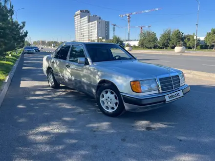 Mercedes-Benz E 200 1990 года за 2 150 000 тг. в Шымкент – фото 5