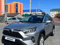 Toyota RAV4 2019 года за 13 500 000 тг. в Атырау