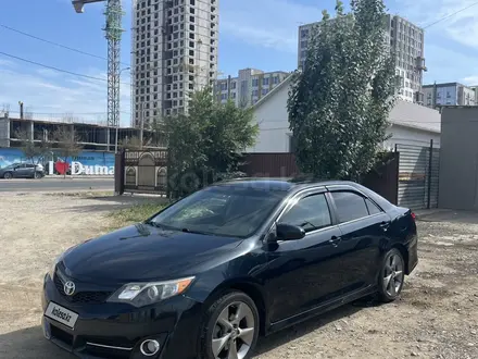 Toyota Camry 2014 года за 6 500 000 тг. в Атырау – фото 2