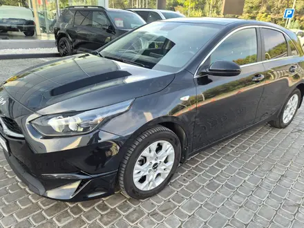 Kia Cee'd 2023 года за 8 290 000 тг. в Алматы – фото 3