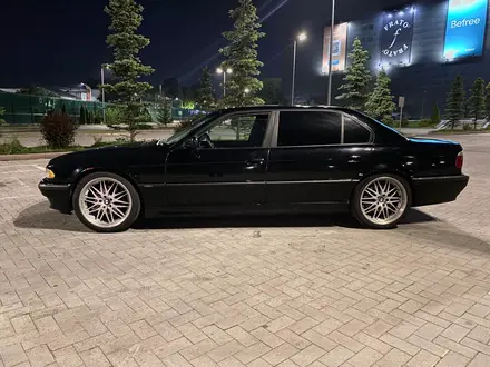 BMW 740 2000 года за 5 300 000 тг. в Алматы – фото 3