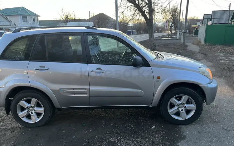 Toyota RAV4 2004 годаүшін4 000 000 тг. в Актобе