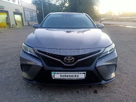 Toyota Camry 2019 года за 13 000 000 тг. в Шымкент