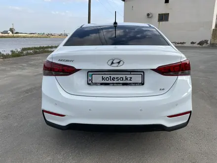 Hyundai Accent 2019 года за 7 342 523 тг. в Атырау – фото 6