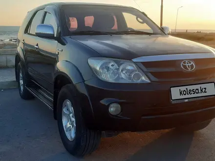 Toyota Fortuner 2006 года за 8 000 000 тг. в Актау – фото 37