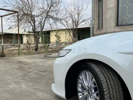 Toyota Camry 2020 года за 19 200 000 тг. в Туркестан – фото 20