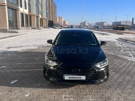 Hyundai Elantra 2017 года за 8 500 000 тг. в Уральск